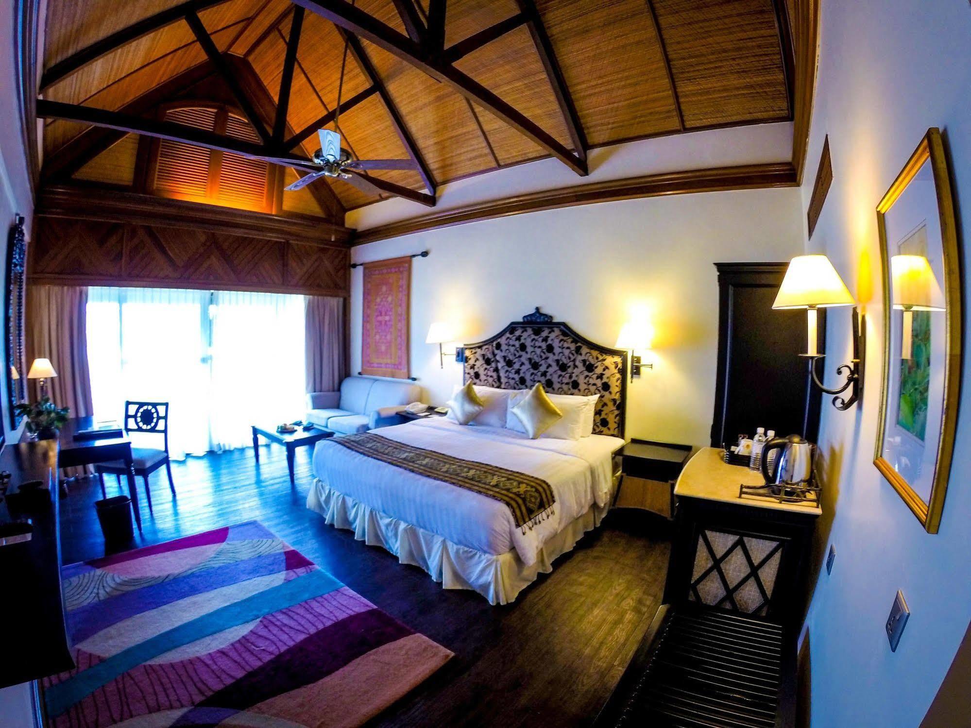 Villa At Nexus Resort & Spa Karambunai Kampong Bikasan ภายนอก รูปภาพ