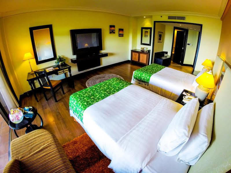 Villa At Nexus Resort & Spa Karambunai Kampong Bikasan ภายนอก รูปภาพ