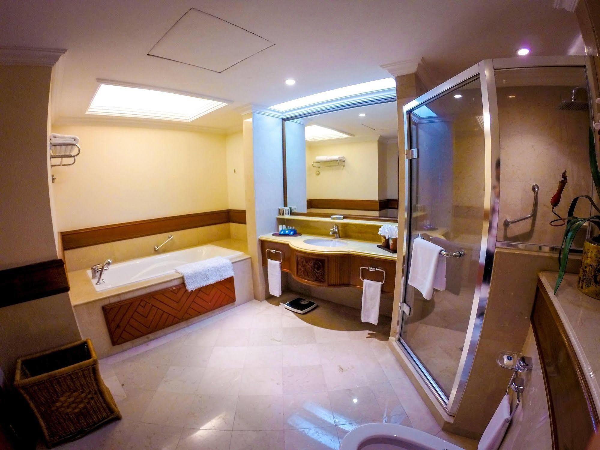 Villa At Nexus Resort & Spa Karambunai Kampong Bikasan ภายนอก รูปภาพ