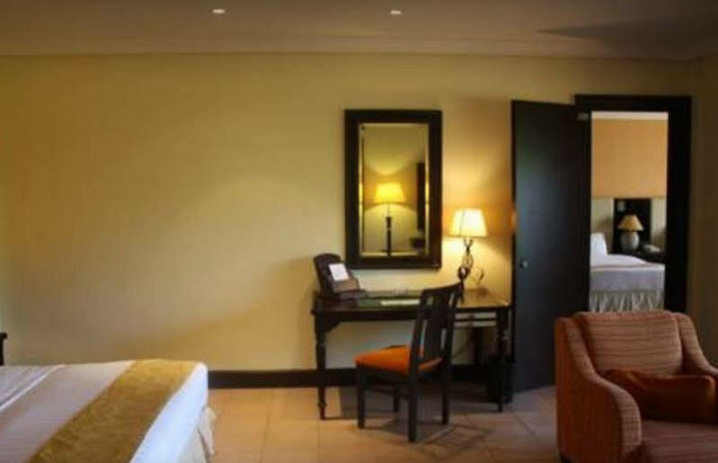 Villa At Nexus Resort & Spa Karambunai Kampong Bikasan ภายนอก รูปภาพ