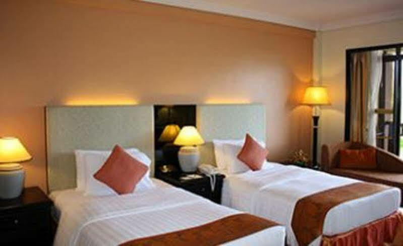 Villa At Nexus Resort & Spa Karambunai Kampong Bikasan ภายนอก รูปภาพ
